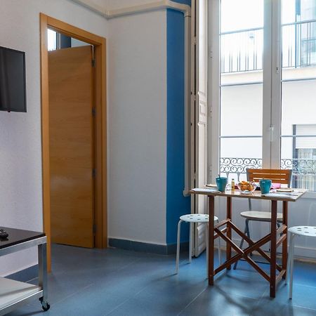 Mar Y Arte Apartamentos Malaga Ruang foto
