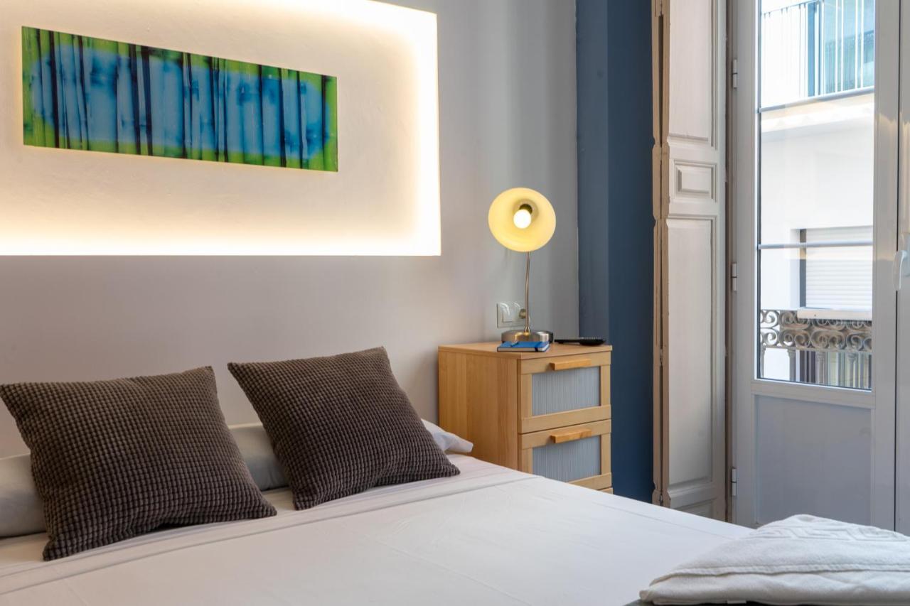 Mar Y Arte Apartamentos Malaga Bagian luar foto